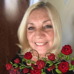 Meet your Posher, Renee